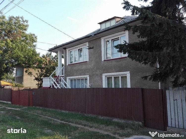Casă cu 6 camere cu Teren 834 Mp în Dumbrava