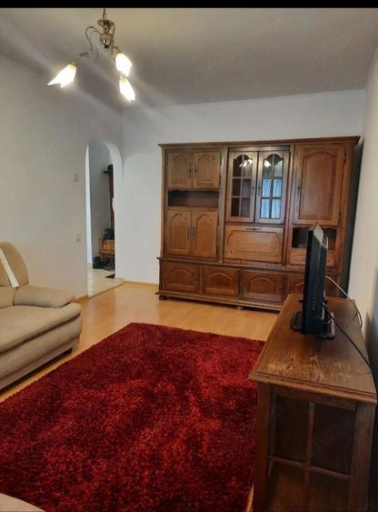 Apartament cu 3 camere decomandat în Malu Roșu