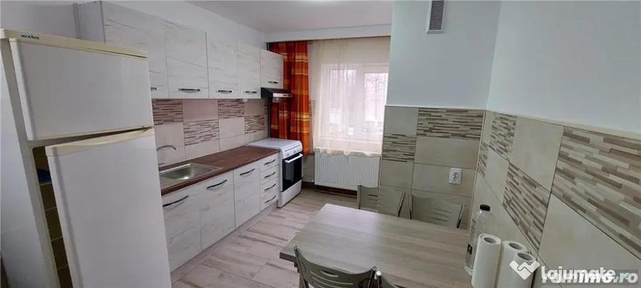 Apartament cu 3 camere decomandat în Cotroceni