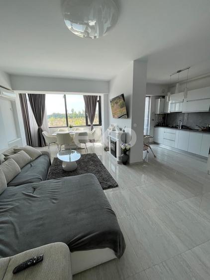 Apartament cu 3 camere semidecomandat, mobilat în Pantelimon