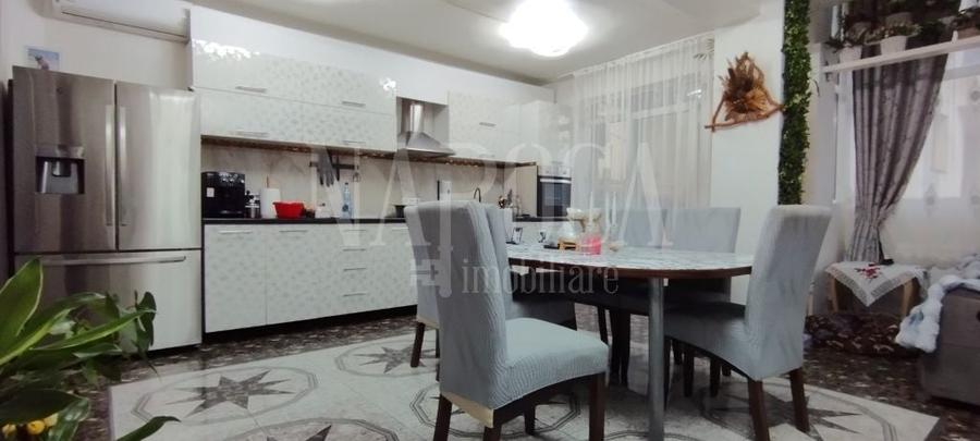 Casă individuală cu 6 camere cu Canalizare în Florești