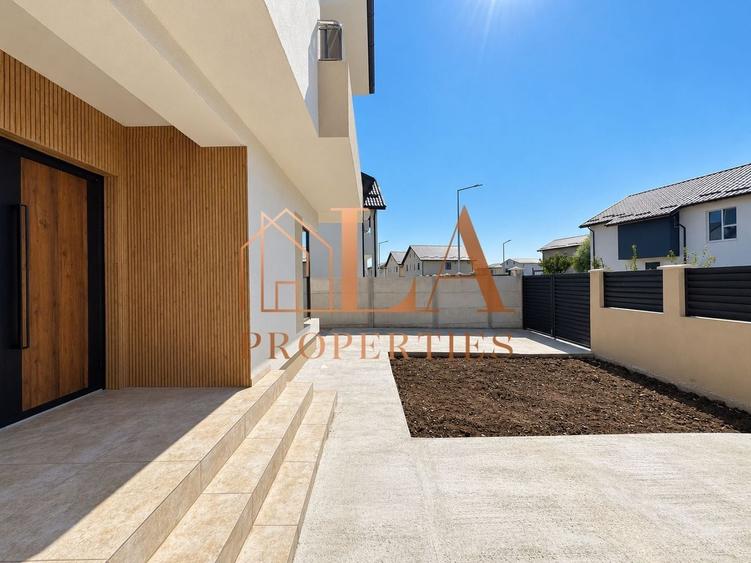 Casă individuală cu 5 camere cu Canalizare în Periferie