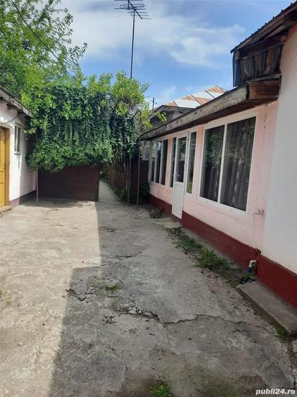Casă cu 5 camere cu Teren 700 Mp în Peretu