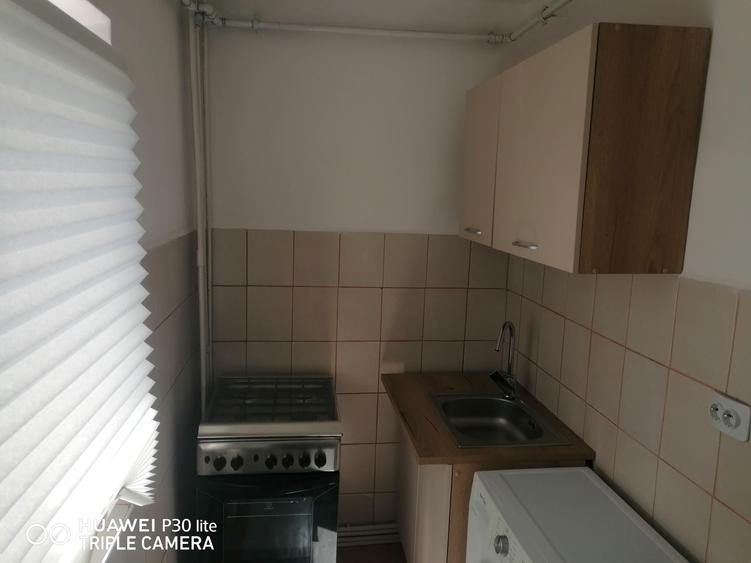 Garsonieră decomandată în Valea Moșneagului