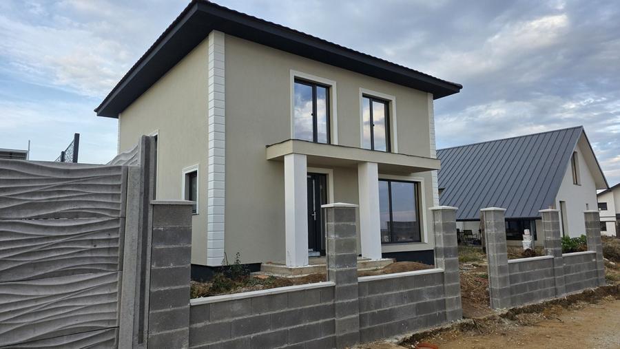 Casă cu 4 camere în Giarmata