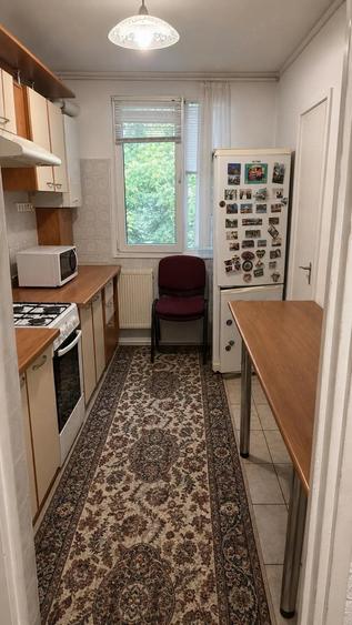 Apartament cu 3 camere decomandat în Berceni