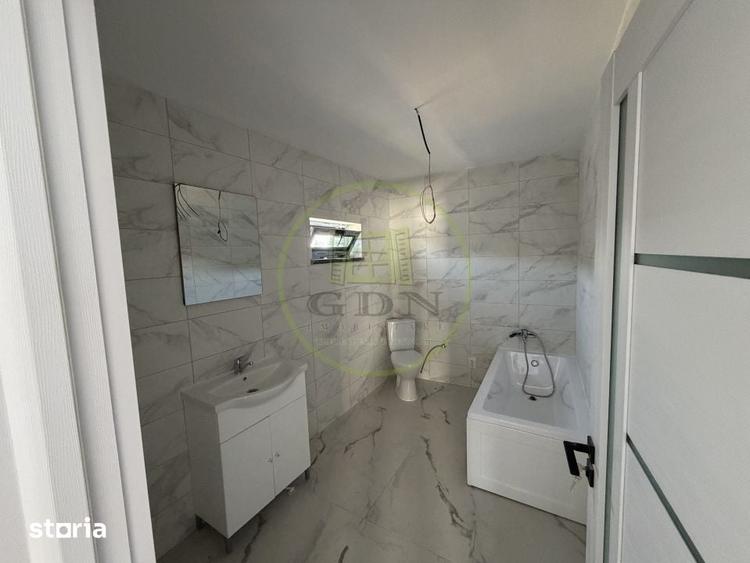 Casă cu 4 camere cu Teren 350 Mp în Șimnicu de Sus