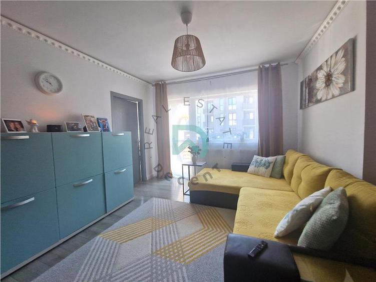 Apartament cu 3 camere decomandat în Sânpetru