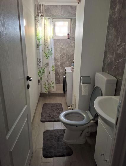 Vand apartament cu doua camere , zona Velenta - 2