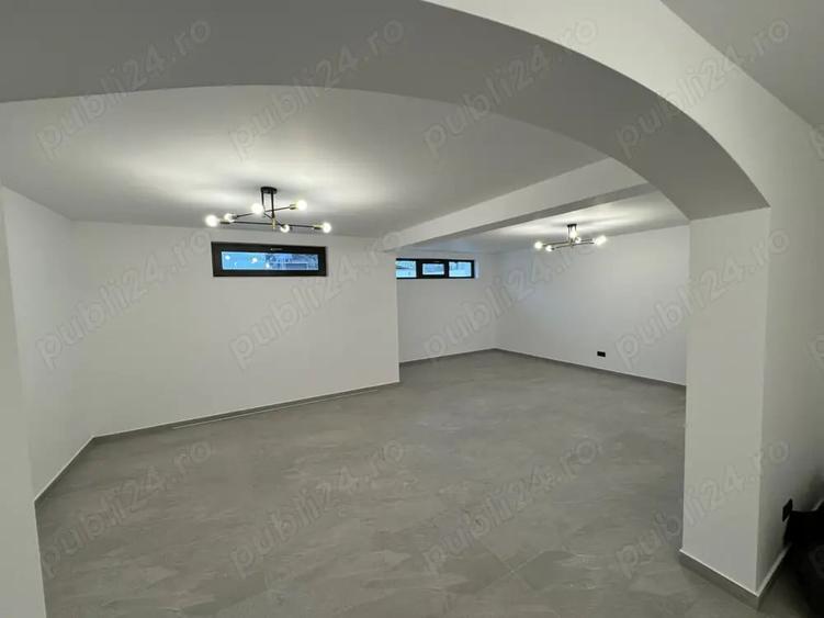 Casă cu 5 camere cu Teren 1213 Mp în Ostroveni