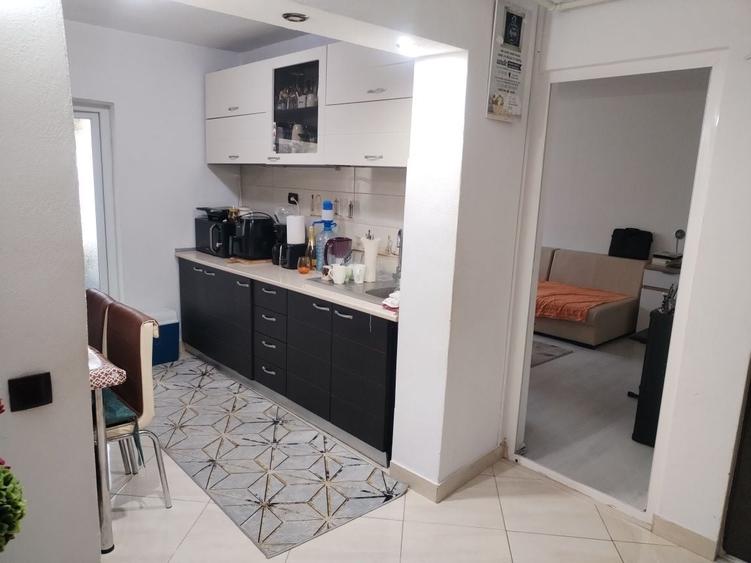 Apartament cu 2 camere decomandat în Micro 12