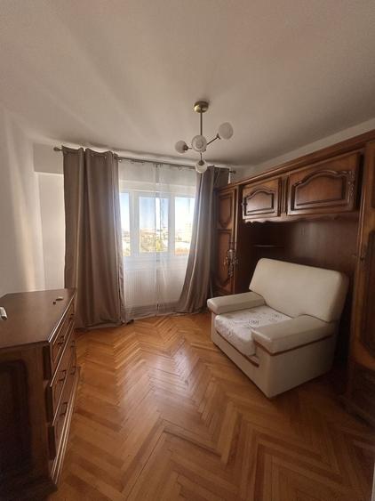 Apartament cu 3 camere decomandat în Dacia