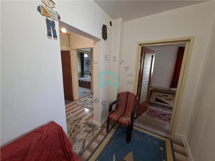 Apartament cu 3 camere decomandat în Județean