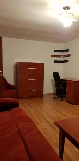 Garsonieră decomandată în Central