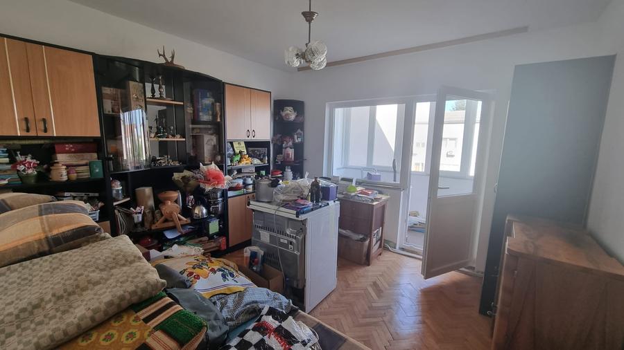Apartament cu 2 camere decomandat în Micro 17
