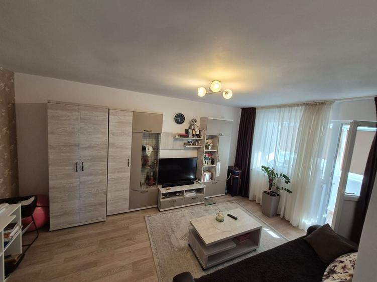 Apartament cu 2 camere decomandat, mobilat în Km 4-5