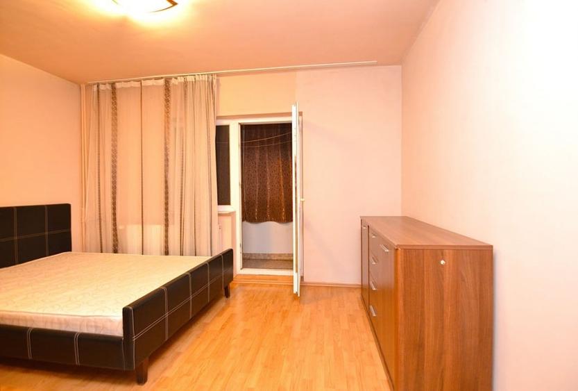 Apartament cu 2 camere semidecomandat, mobilat în Decebal