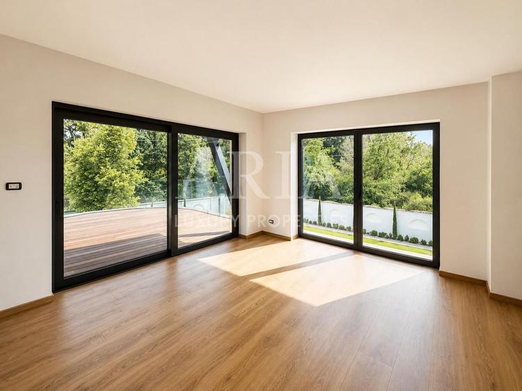 Casă cu 10 camere cu Piscina în Băneasa
