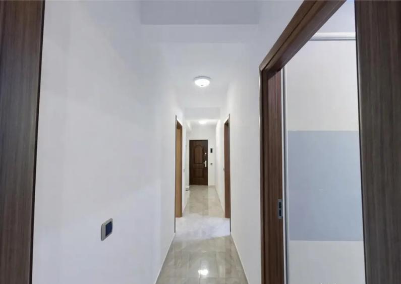 Apartament cu 3 camere decomandat, mobilat în Tractorul