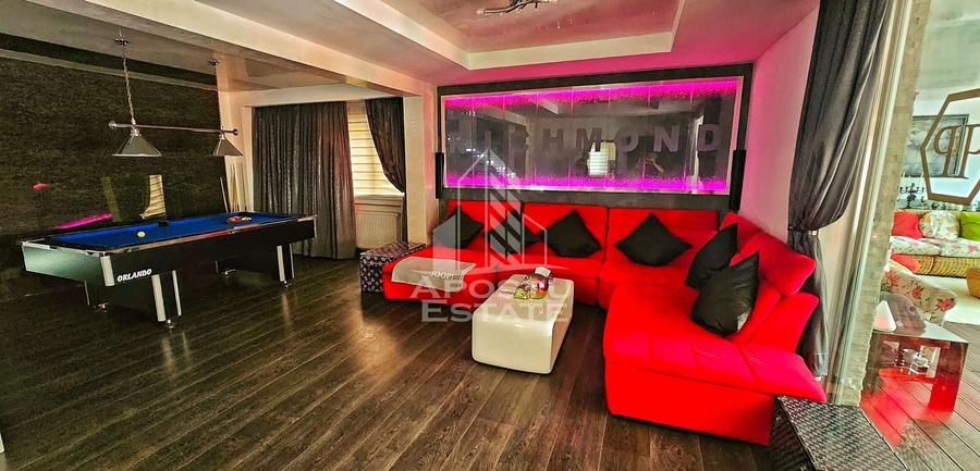 Casă individuală cu 7 camere cu Piscina în Aradului