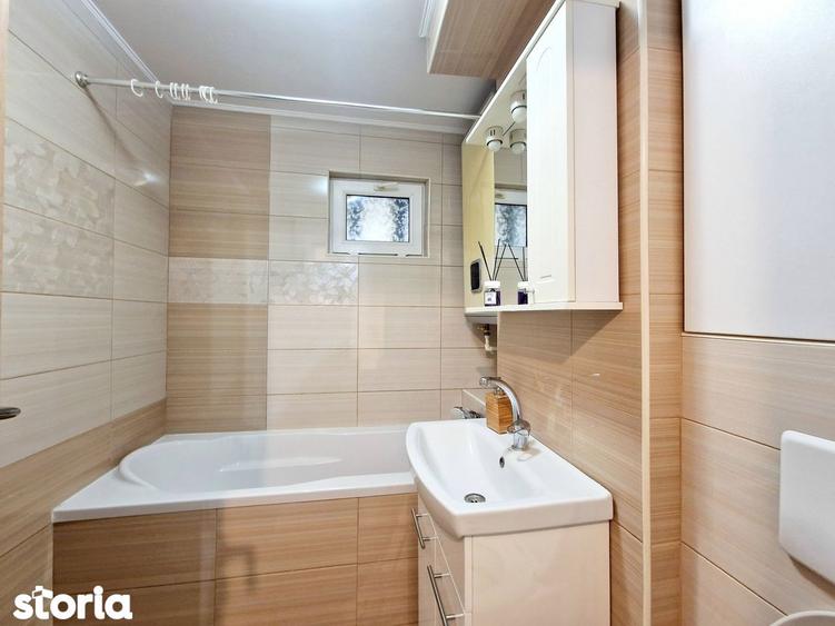 Apartament cu 3 camere decomandat, mobilat în Central