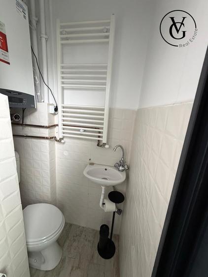 Apartament cu 3 camere decomandat, mobilat în Calea Victoriei
