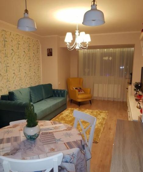 Apartament cu 3 camere semidecomandat în Virtuții