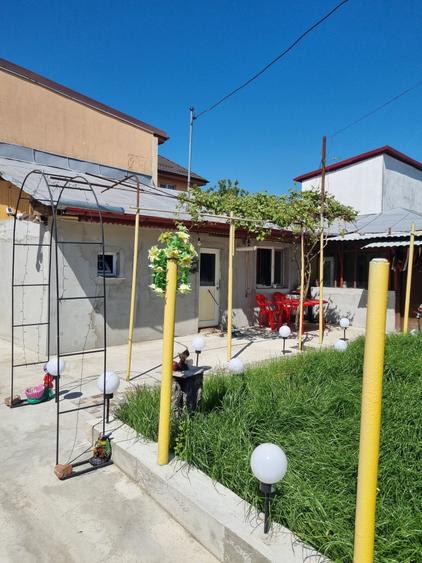 Casă individuală cu 3 camere cu Canalizare în Rahova