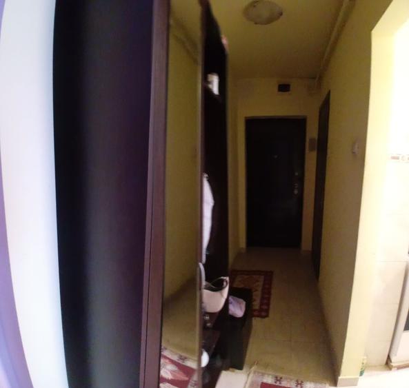 Apartament cu 3 camere semidecomandat în Mureșeni