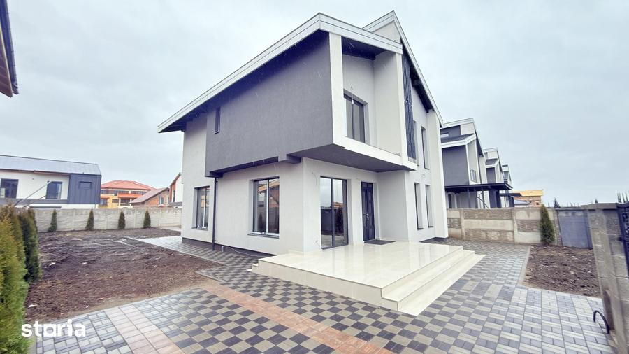 Casă cu 4 camere cu Teren 511 Mp în Cristian