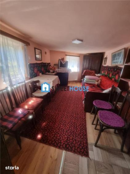Casă cu 6 camere cu Teren 900 Mp în Șinca