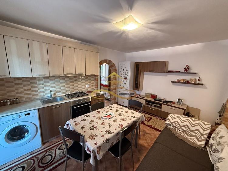 Apartament cu 3 camere decomandat, mobilat în Narcisa