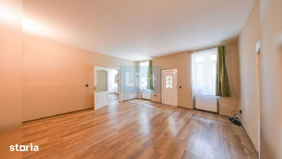 Casă cu 3 camere cu Teren 994 Mp în Central