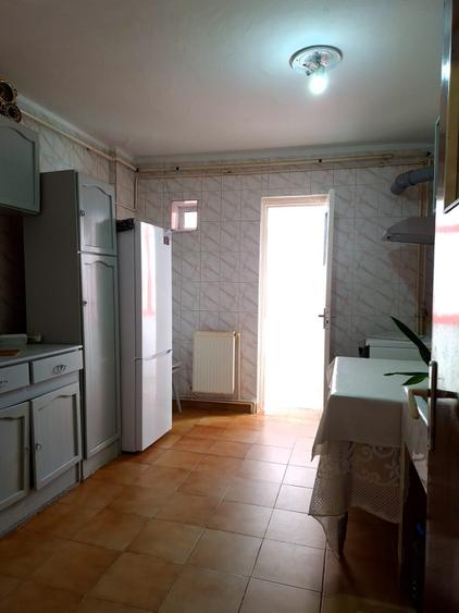 Apartament cu 2 camere decomandat în Găvana 3