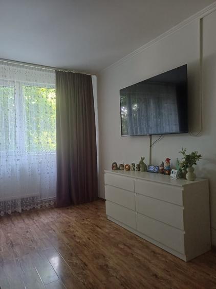 Vand Apartament cu 3 camere , etaj 1 - 11