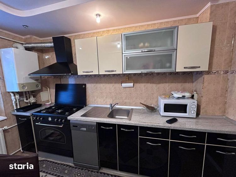 Apartament cu 3 camere, mobilat în Brăilița