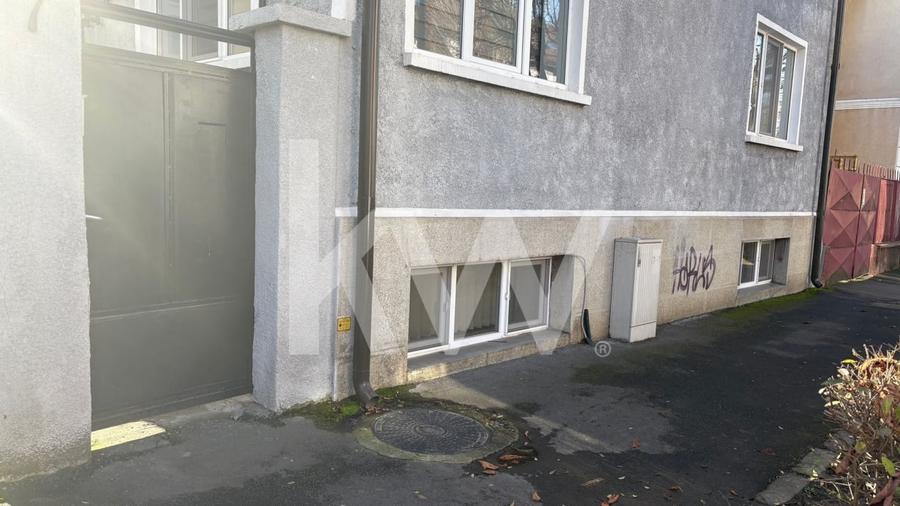 Apartament cu 3 camere decomandat în 13 Decembrie