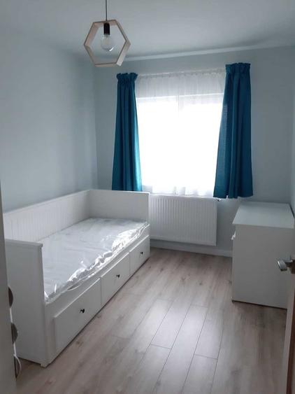 Apartament cu 3 camere decomandat în Florești