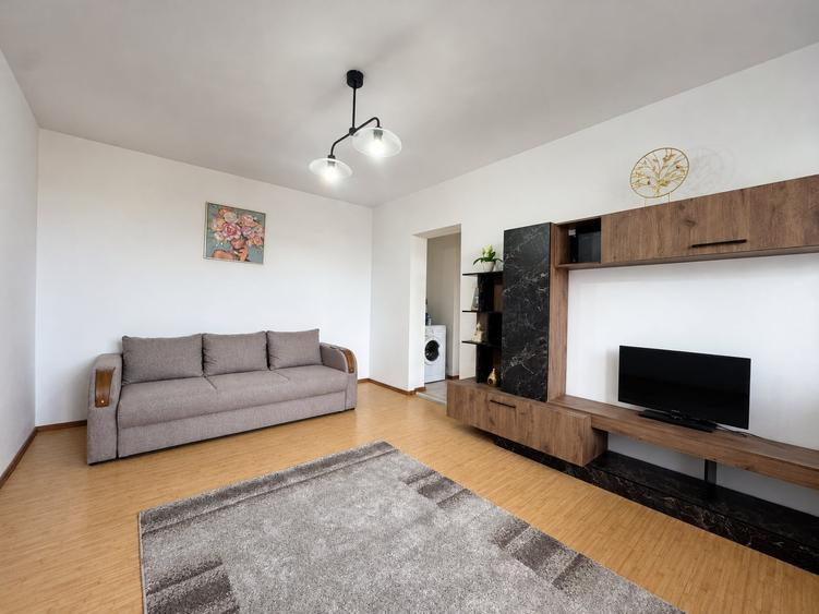 Apartament cu 2 camere semidecomandat, mobilat în Tomis III