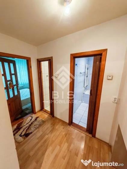 Apartament cu 4 camere semidecomandat în Central