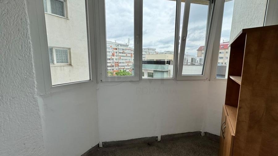 Apartament cu 4 camere decomandat în 1 Mai