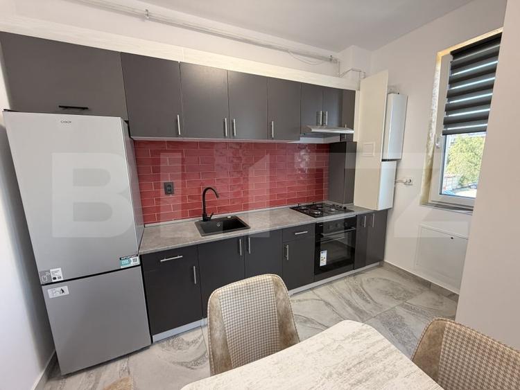 Apartament cu 2 camere semidecomandat, mobilat în Florești