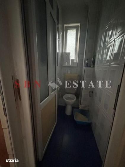Apartament cu 3 camere semidecomandat în Rahova
