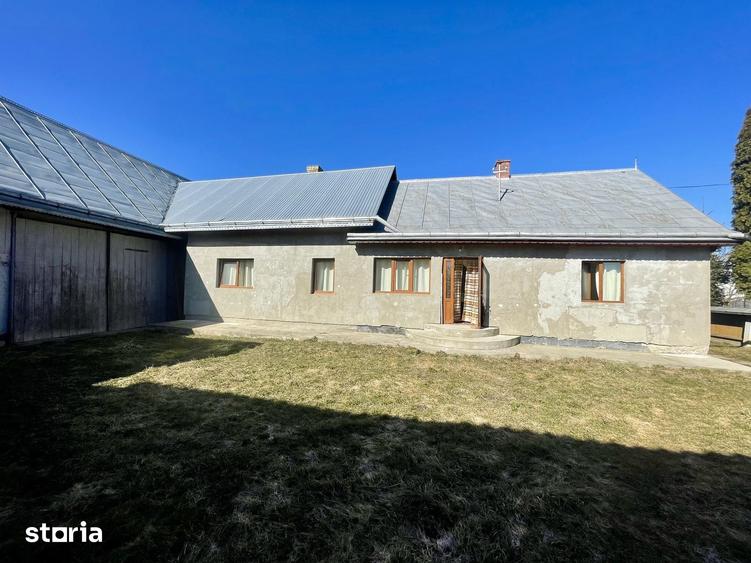Casă cu 3 camere cu Teren 3500 Mp în Vicovu de Sus