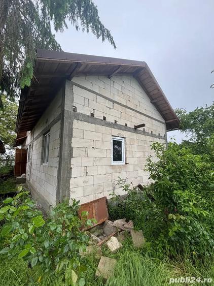 Casă cu 3 camere cu Teren 2000 Mp în Produlești