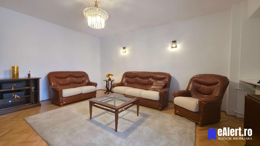 Apartament cu 2 camere decomandat în P-ța Unirii