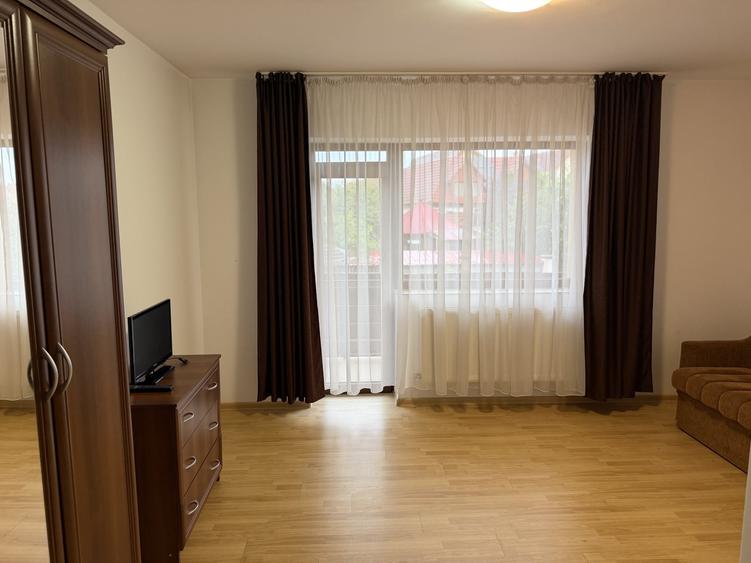 Apartament cu 3 camere decomandat, mobilat în Vasile Aaron