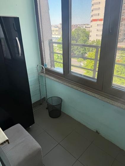 Apartament cu 3 camere decomandat, mobilat în Păcii