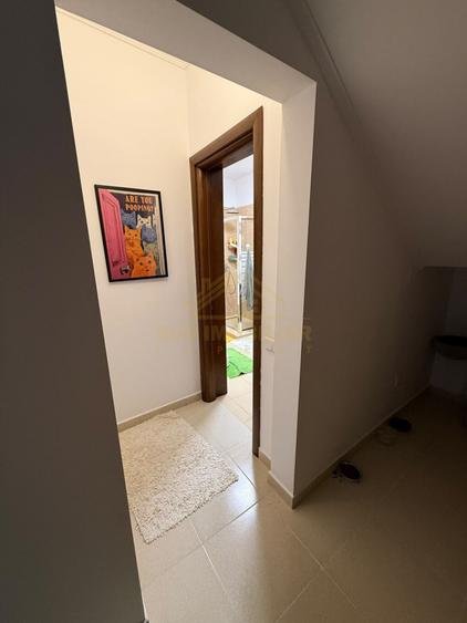 Duplex cu 4 camere cu Canalizare în Central