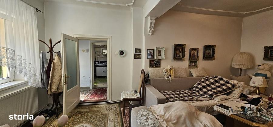 Casă cu 3 camere în Lazaret